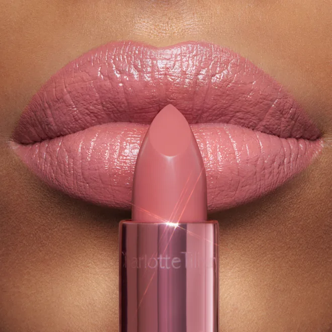 БЕСТСЕЛЕР Зволожувальна сатинова помада Charlotte Tilbury K.I.S.S.I.N.G ICON BABY A Warm Nude-Rose Lipstick in My Moisturizing Formula with a Soft Satin Shimmer Finish, Infused with Light-Diffusing Pearl Pigments!